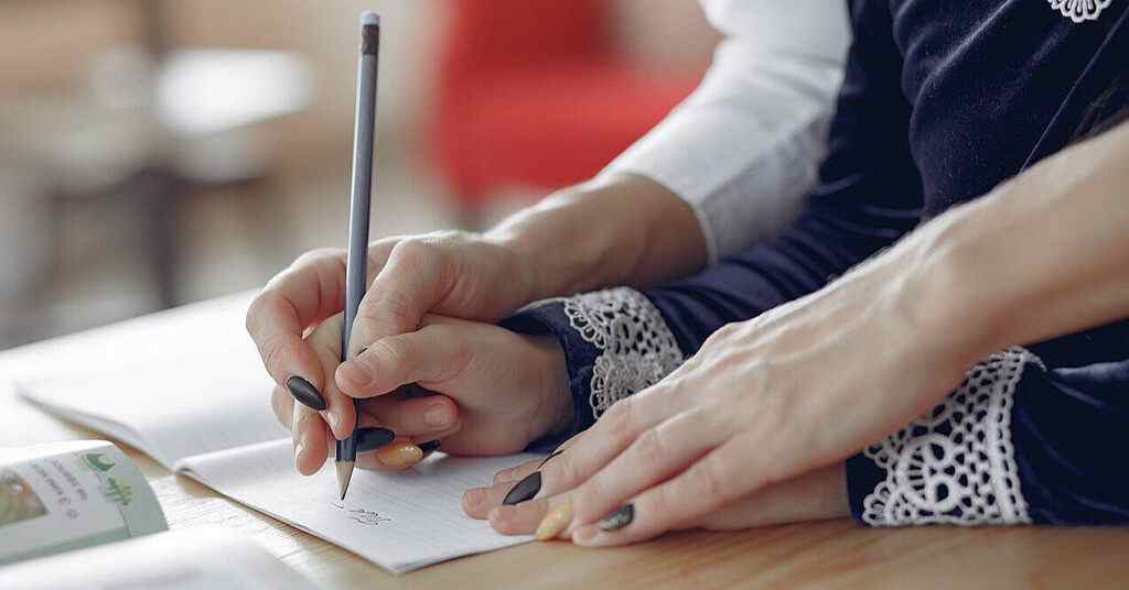 В Україні почала діяти програма підтримки “Пакунок школяра”