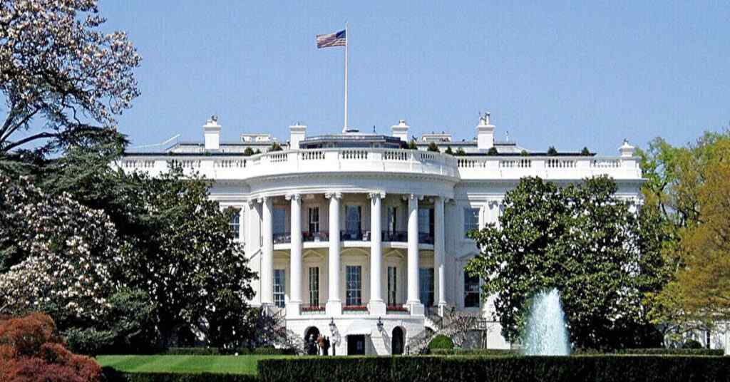 У Білому домі зробили заяву щодо реакції Трампа на удар Росії по Києву У Білому домі зробили заяву щодо реакції Трампа на удар Росії по Києву