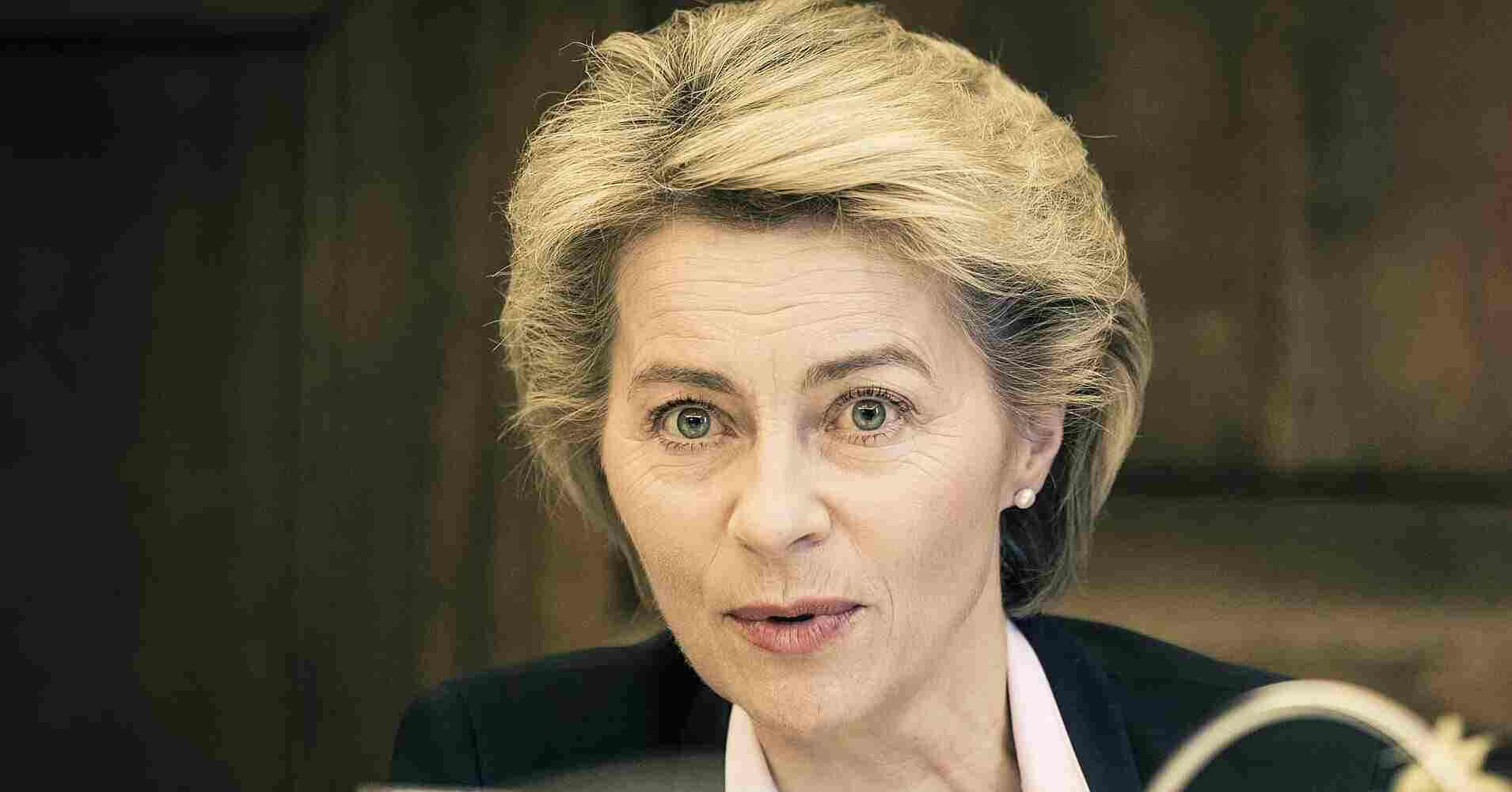 Фон дер Ляйен назвала Путіна хижаком, який вже атакує Європу Фон дер Ляйен назвала Путіна хижаком, який вже атакує Європу