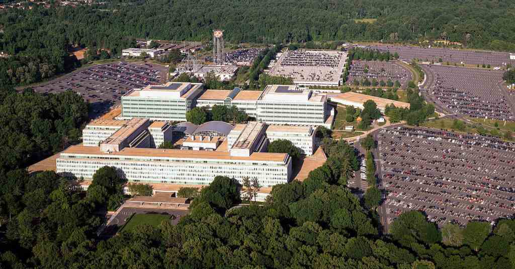 Трамп звільнив старшого аналітика ЦРУ, яка займалася питаннями Росії – ЗМІ