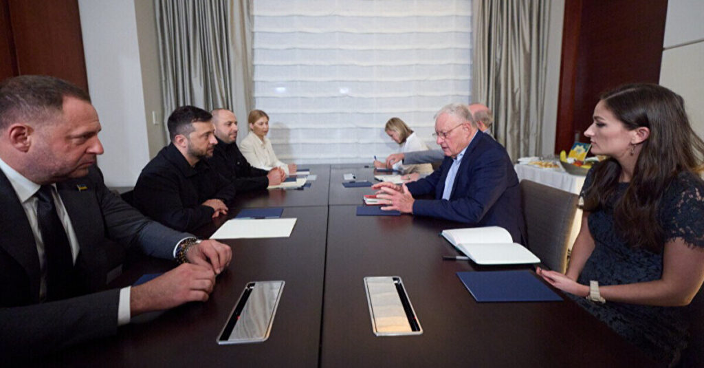 Зеленський у Нью-Йорку зустрівся з Келлогом та президентом Казахстану Зеленський у Нью-Йорку зустрівся з Келлогом та президентом Казахстану