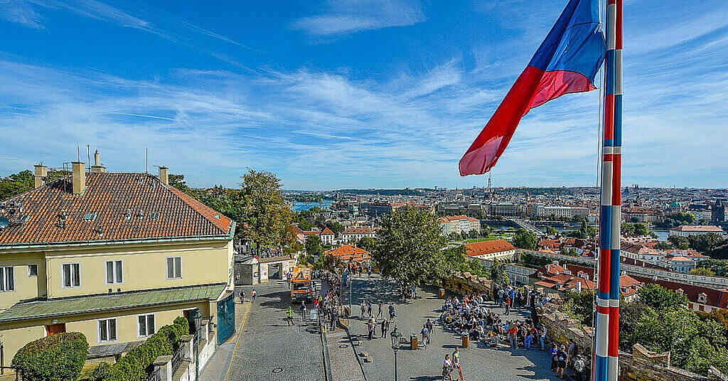 Чехія заробила на українських біженцях удвічі більше, ніж витратила