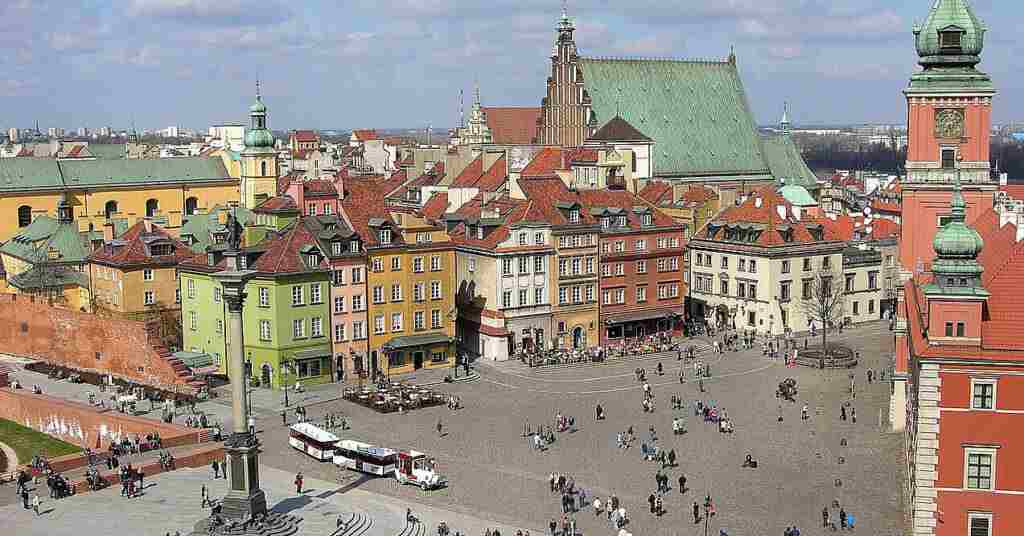 Опитування показало думки поляків щодо впливу українців на економіку Опитування показало думки поляків щодо впливу українців на економіку