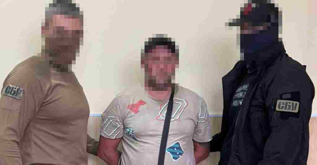 СБУ затримала агента РФ на одній із ремонтних баз ЗСУ на Донеччині СБУ затримала агента РФ на одній із ремонтних баз ЗСУ на Донеччині