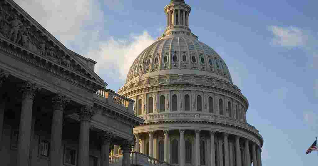 Сенатори США розробили нові санкції проти “тіньового флоту” РФ  – FT