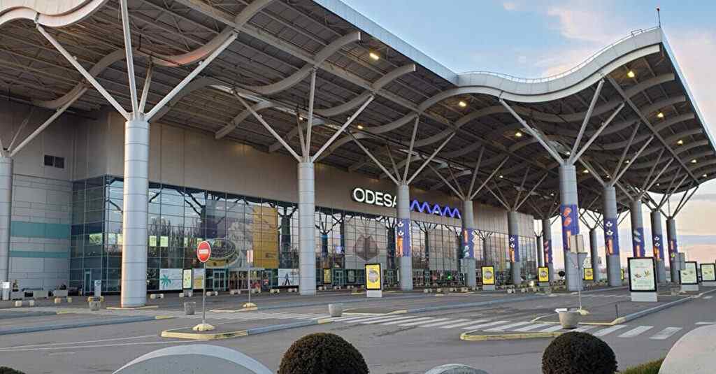 Директорку аеропорту “Одеса” підозрюють у зловживаннях та мільйонних збитках Директорку аеропорту “Одеса” підозрюють у зловживаннях та мільйонних збитках