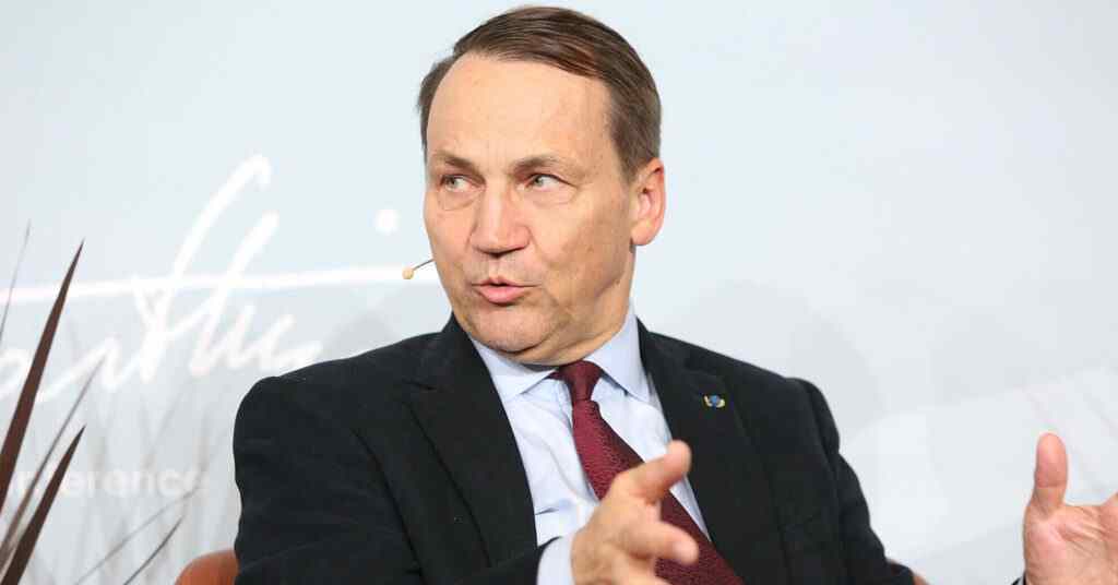 Це не було помилкою – Сікорський відповів на припущення Трампа про дрони у Польщі