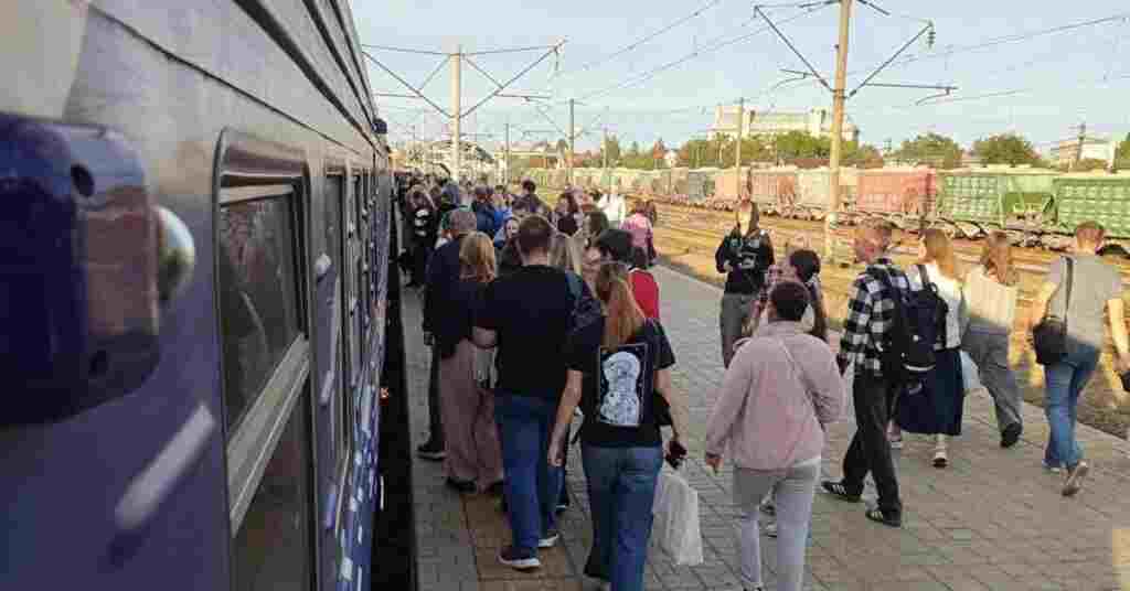 Укрзалізниця змінила низку рейсів поїздів через наслідки нічної атаки РФ