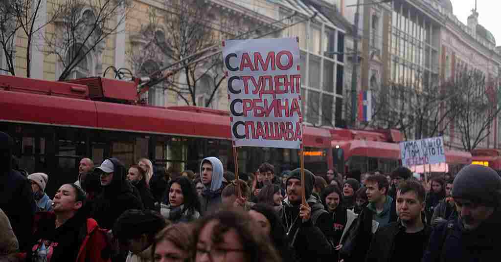 У Сербії пройшли багатотисячні протести проти влади У Сербії пройшли багатотисячні протести проти влади