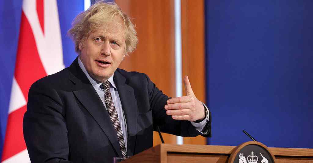 Борис Джонсон закликав надати дозвіл Україні бити по військових базах у РФ