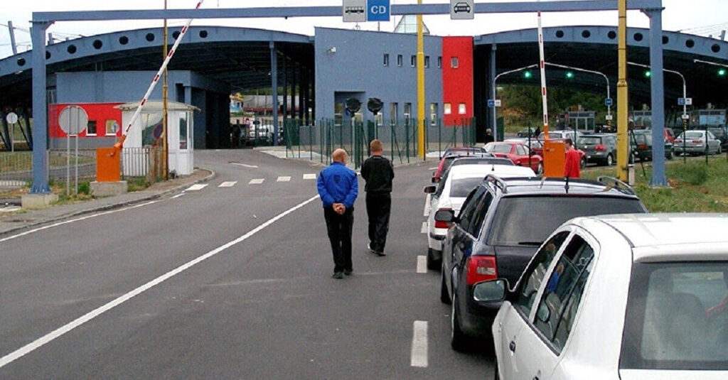 Бізнес скаржиться на втрату працівників через виїзд чоловіків 18-22 років