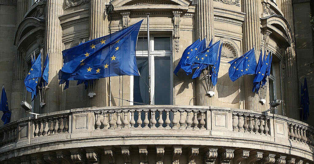 ЄС планує приймати санкції проти РФ без Угорщини – Politico