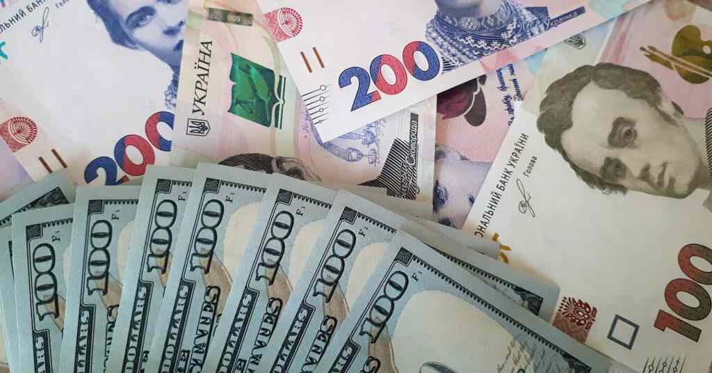 Кабмін покращив прогноз курсу долара на 2025 рік, але погіршив на наступний Кабмін покращив прогноз курсу долара на 2025 рік, але погіршив на наступний