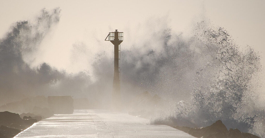 Тайвань накрив супертайфун “Рагаcа”: 14 загиблих і понад 120 зниклих безвісти Тайвань накрив супертайфун “Рагаcа”: 14 загиблих і понад 120 зниклих безвісти