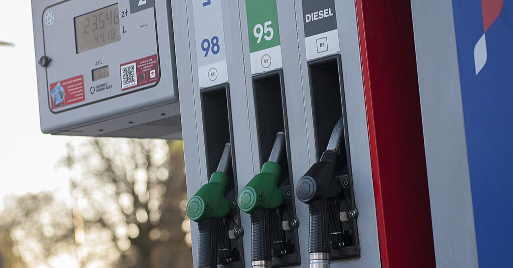 У РФ заговорили про повну заборону на експорт дизелю через удари України У РФ заговорили про повну заборону на експорт дизелю через удари України