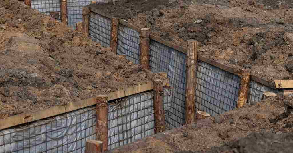 Розкрадання на будівництві фортифікацій на Донеччині: Проніна та Когута викликали до Ради Розкрадання на будівництві фортифікацій на Донеччині: Проніна та Когута викликали до Ради