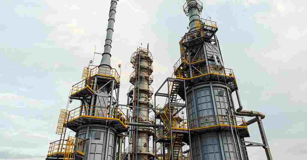 Найбільший НПЗ півдня Росії продали після ударів безпілотників