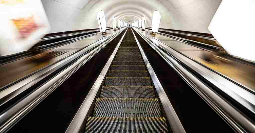 На велосипеді по ескалатору метро: поліцейські інкримінують студенту “дрібне хуліганство”