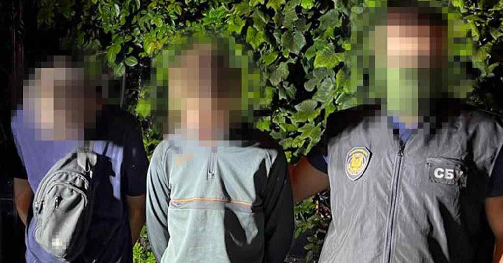 У Львові двоє підлітків намагалися підірвати житло українського військового У Львові двоє підлітків намагалися підірвати житло українського військового