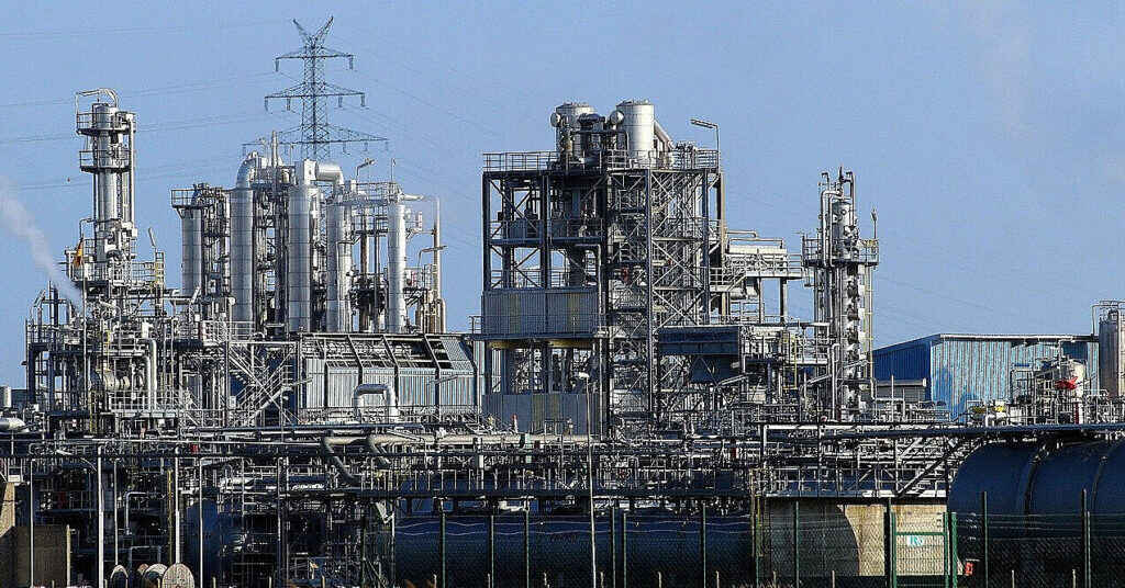 Індійський НПЗ знайшов способи обійти санкції ЄС – Bloomberg Індійський НПЗ знайшов способи обійти санкції ЄС – Bloomberg