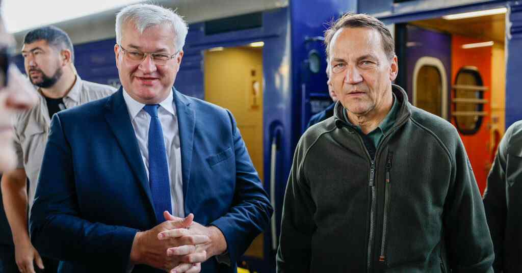 До України прибули очільник МЗС Польщі Сікорський та принц Гаррі