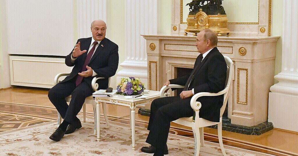 Живити ТОТ України: Лукашенко підштовхує Путіна будувати нову АЕС у Білорусії