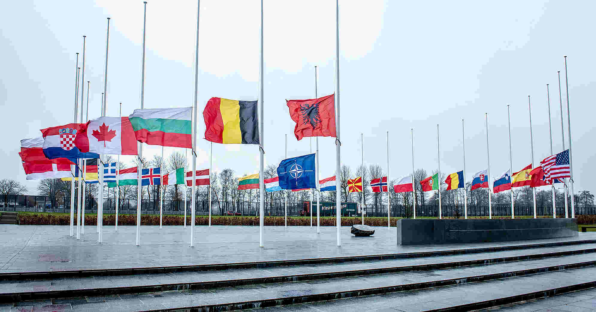 НАТО доєднається до наради ЄС у п’ятницю щодо створення “стіни дронів”