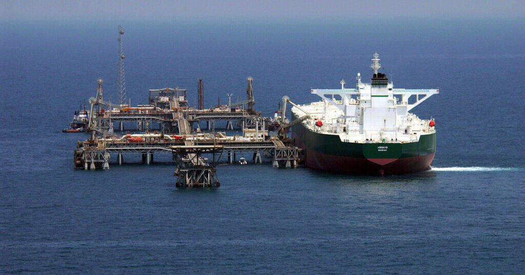 Розвідка спрогнозувала, коли обваляться доходи РФ від нафти