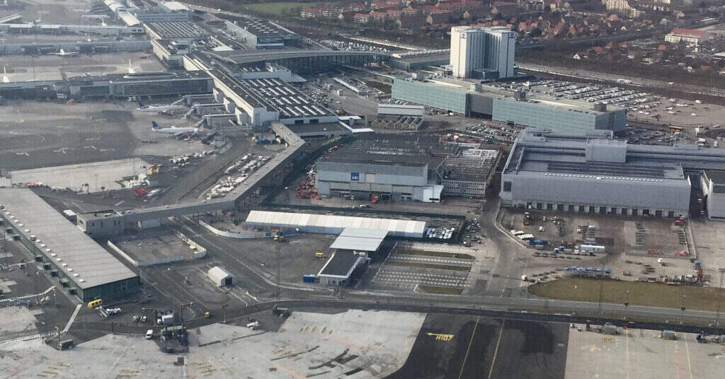 Аеропорти в Данії та Норвегії призупиняли роботу через невідомі безпілотники Аеропорти в Данії та Норвегії призупиняли роботу через невідомі безпілотники