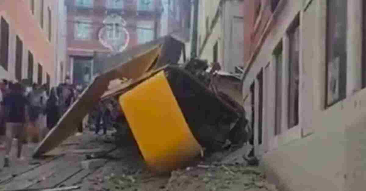 У Лісабоні зійшов з рейок культовий фунікулер: щонайменше 15 загиблих