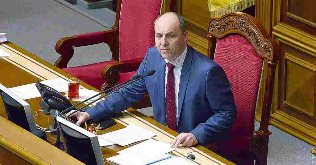 Рада закликала Зеленського присвоїти Парубію звання Героя України Рада закликала Зеленського присвоїти Парубію звання Героя України