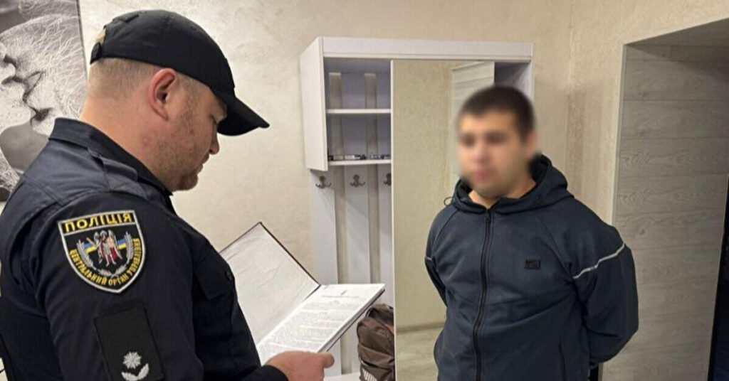 Розкрито шахраїв, які виманили у звільнених військовополонених близько 1 млн гривень Розкрито шахраїв, які виманили у звільнених військовополонених близько 1 млн гривень