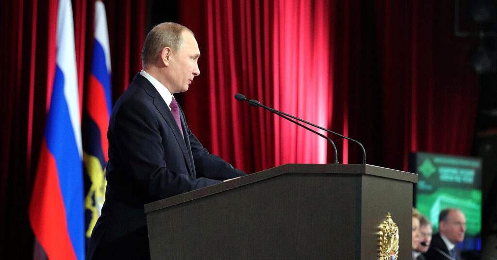 Путін, попри заяви банкірів, стверджує, що економіка РФ не стагнує Путін, попри заяви банкірів, стверджує, що економіка РФ не стагнує