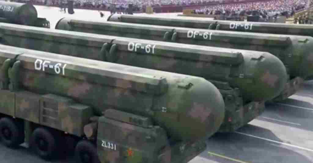 Китай на параді продемонстрував нову міжконтинентальну балістичну ракету Китай на параді продемонстрував нову міжконтинентальну балістичну ракету