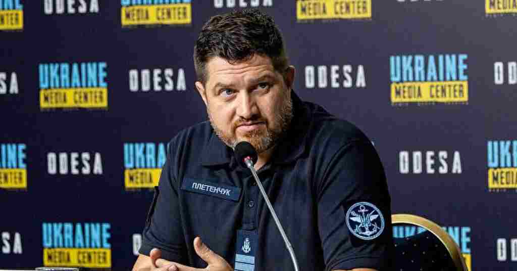 В українських ВМС підтвердили розлив нафтопродуктів у Чорне море біля РФ В українських ВМС підтвердили розлив нафтопродуктів у Чорне море біля РФ