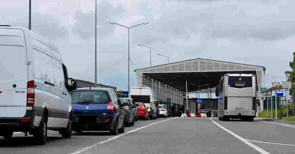 ДПСУ радить планувати більше часу на перетин кордону з Польщею: причина ДПСУ радить планувати більше часу на перетин кордону з Польщею: причина