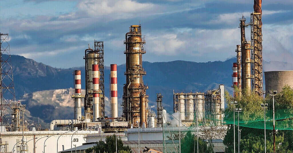 Санкції США проти “Роснефти” та “Лукойлу” б’ють по китайському ринку нафти – Bloomberg