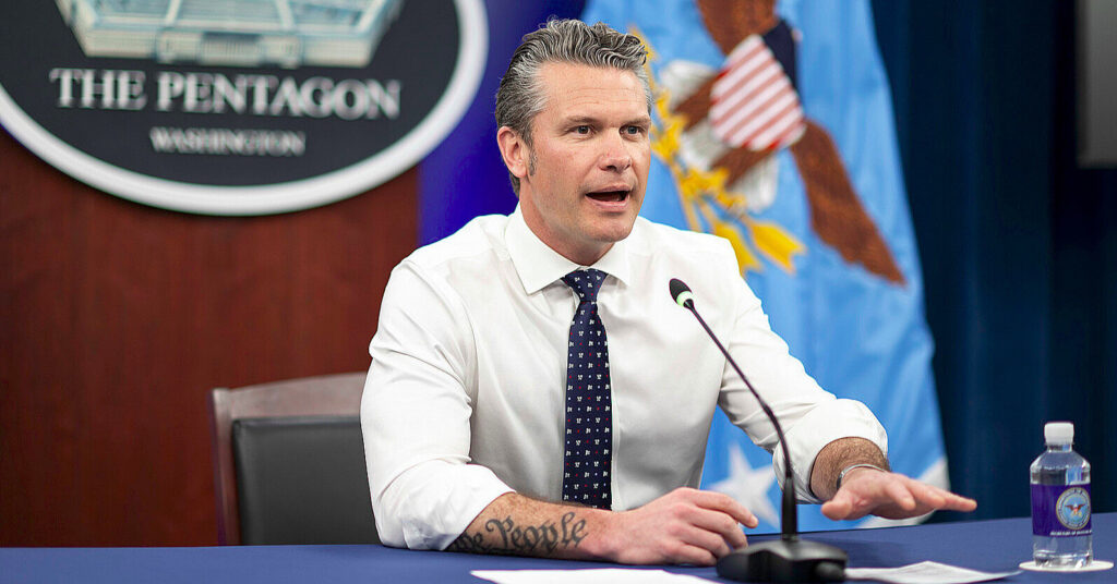 Глава Пентагону закликав американських генералів готуватися до війни