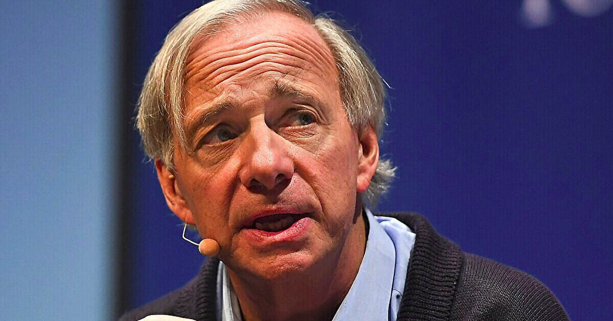 Засновник Bridgewater Associates радить залишати на інвестиції в золото близько 15% портфеля