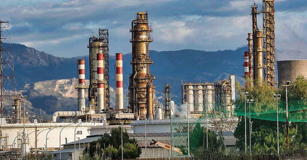 США очікують від Угорщини відмови від російської нафти та газу