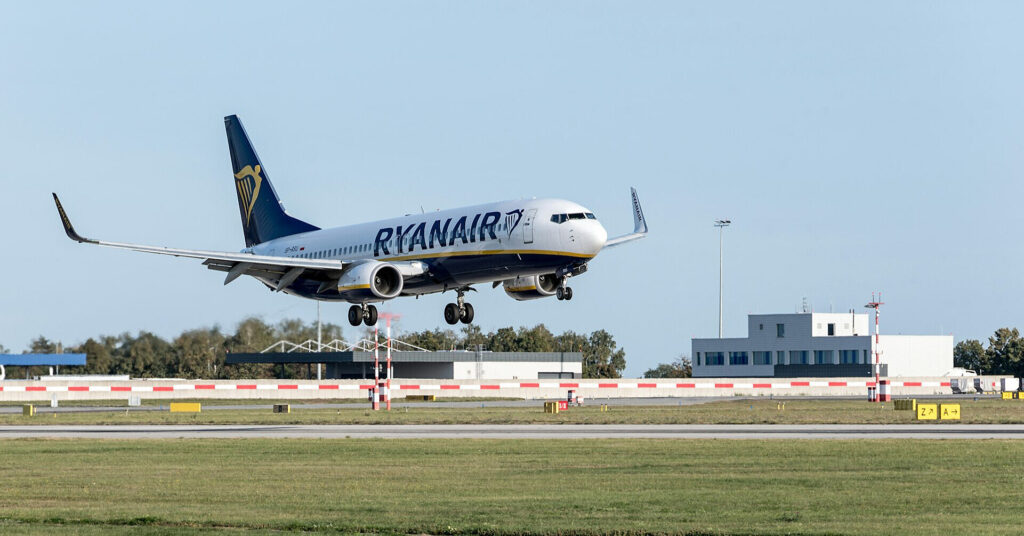 Литва закрила розслідування про посадку в Білорусі літака з опозиційним блогером