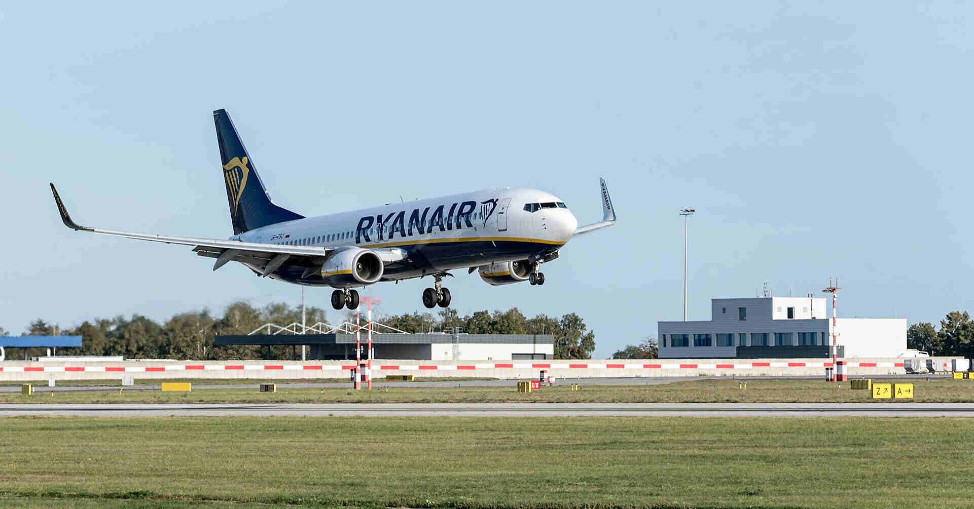 Литва закрила розслідування про посадку в Білорусі літака з опозиційним блогером