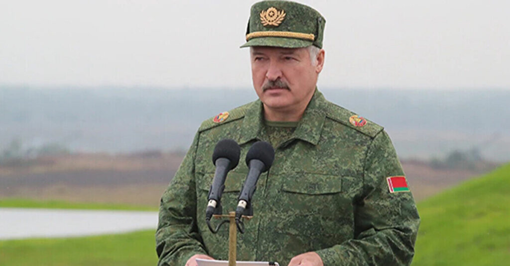 У Білорусі підняли війська по тривозі: Лукашенко наказав перевірити армію