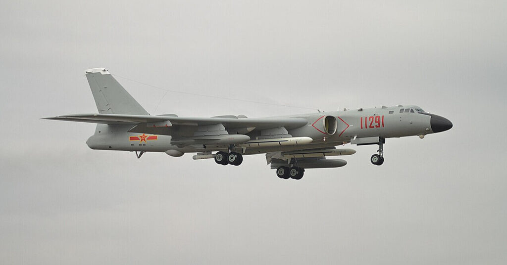 Стратегічна авіація Китаю проводить навчання біля берегів Тайваню
