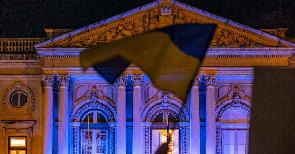 Українці назвали країну, до якої мають найбільш позитивне ставлення