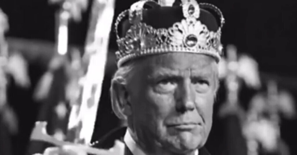 Венс показав відео з Трампом в образі короля на тлі протестів у США