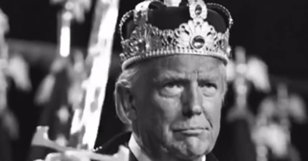 Венс показав відео з Трампом в образі короля на тлі протестів у США Венс показав відео з Трампом в образі короля на тлі протестів у США