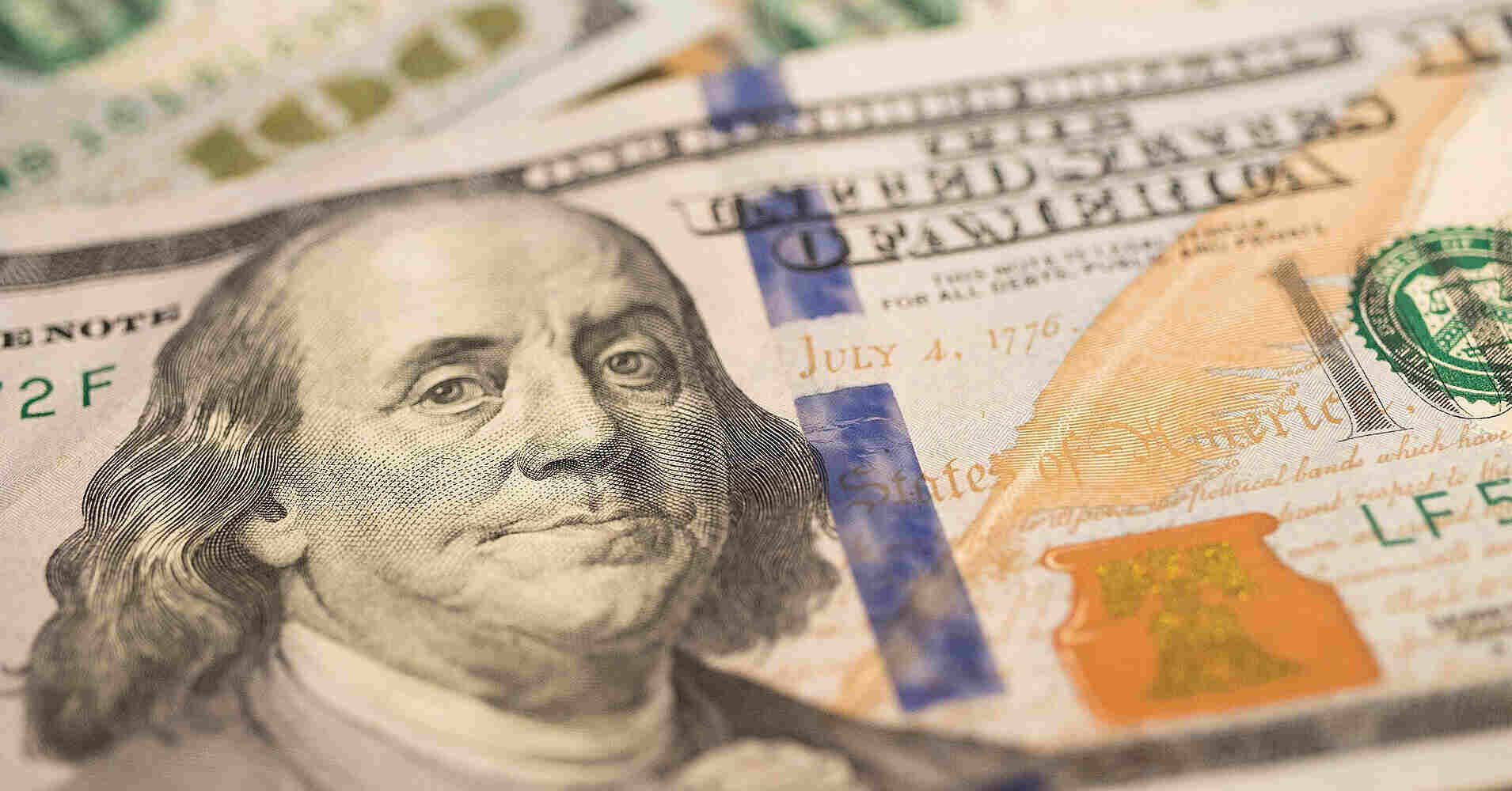 Банкіри та фінаналітики поліпшили прогнози щодо зростання долара Банкіри та фінаналітики поліпшили прогнози щодо зростання долара