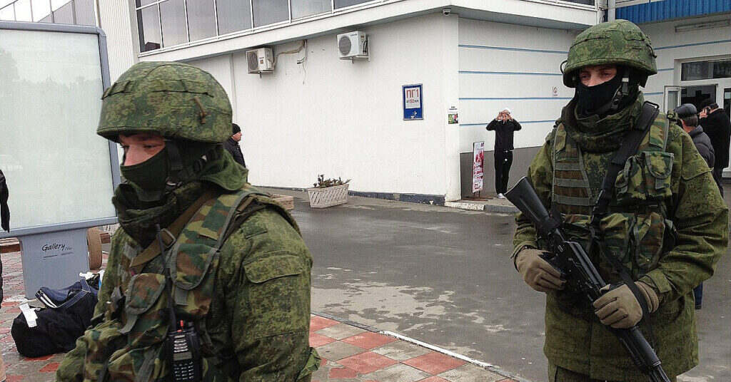 На кордоні Естонії та РФ помітили “зелених чоловічків” На кордоні Естонії та РФ помітили “зелених чоловічків”