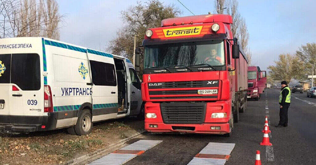 Україна витратить сотні мільйонів на парковку для фур на кордоні з Польщею